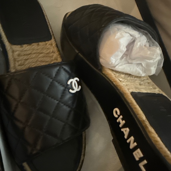 Chanel slides - Picture 1 of 1